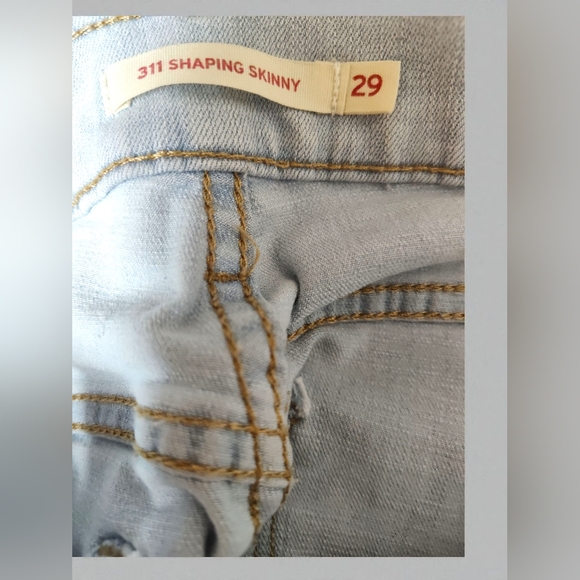 Levis 311 Shaping Skinny Light Wash Frayed Hem Jeans 29 - Picture 5 of 6